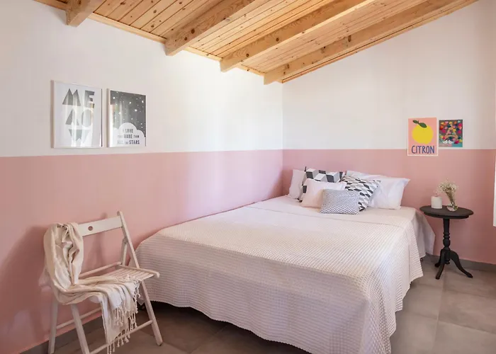 House On The Close To Olympia Holiday home *