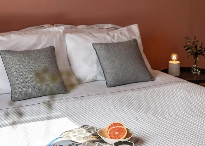 House On The Close To Olympia * Katakolo