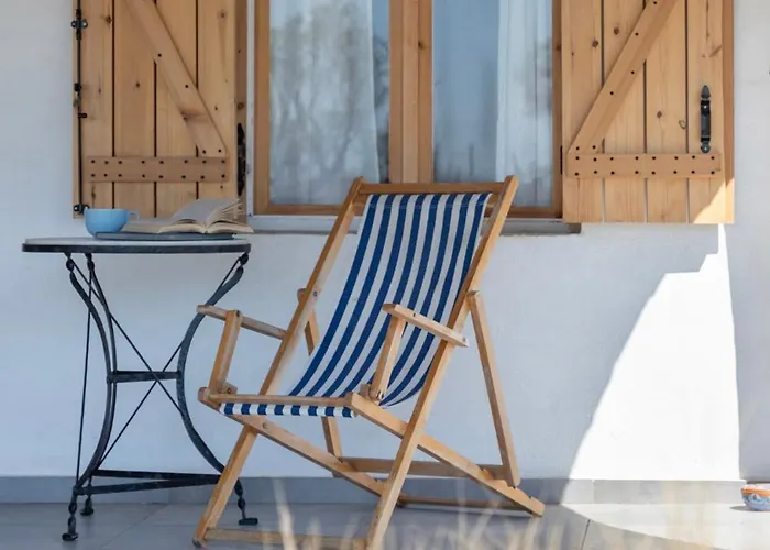 House On The Close To Olympia * Katakolo