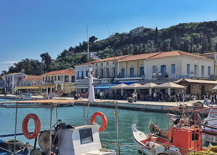 House On The Close To Olympia * Katakolo