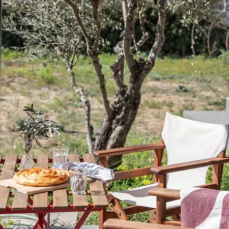 House On The Close To Olympia Hébergement de vacances