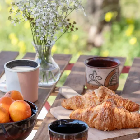 House On The Close To Olympia *