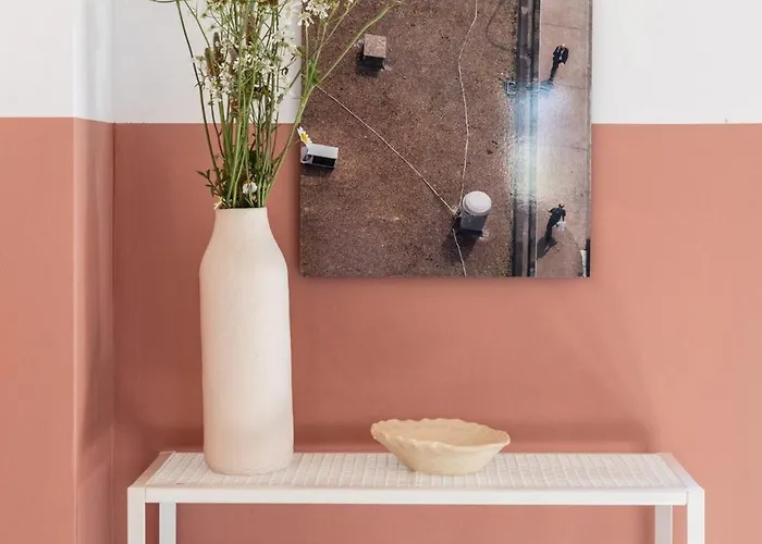 House On The Close To Olympia *